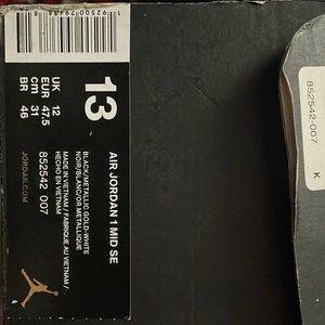 (Used)Air Jordan 1 Mid SE Black/Gold/White. No insoles
